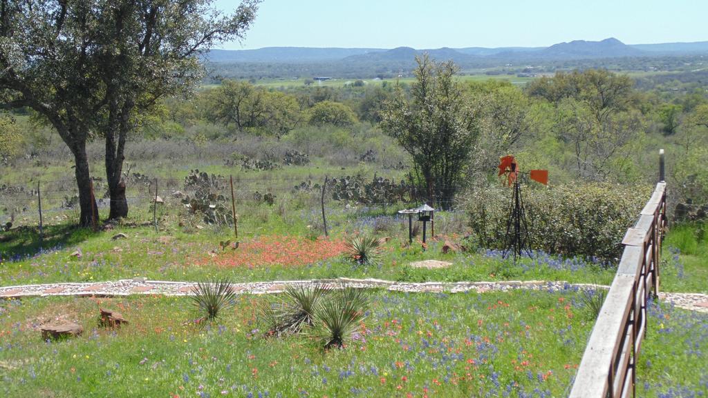 Texas T Bed And Breakfast Llano Exterior photo